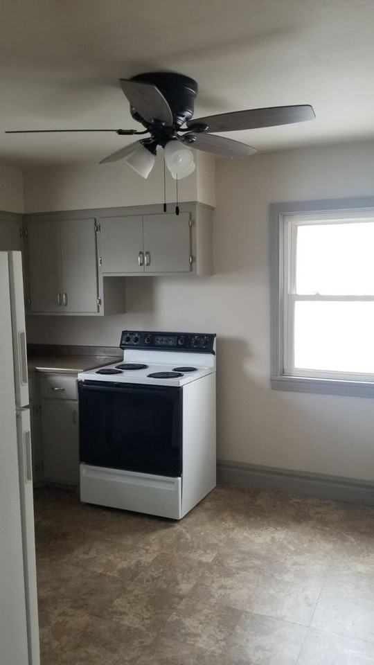 209 209 W Warren St - Photo 4 of 14