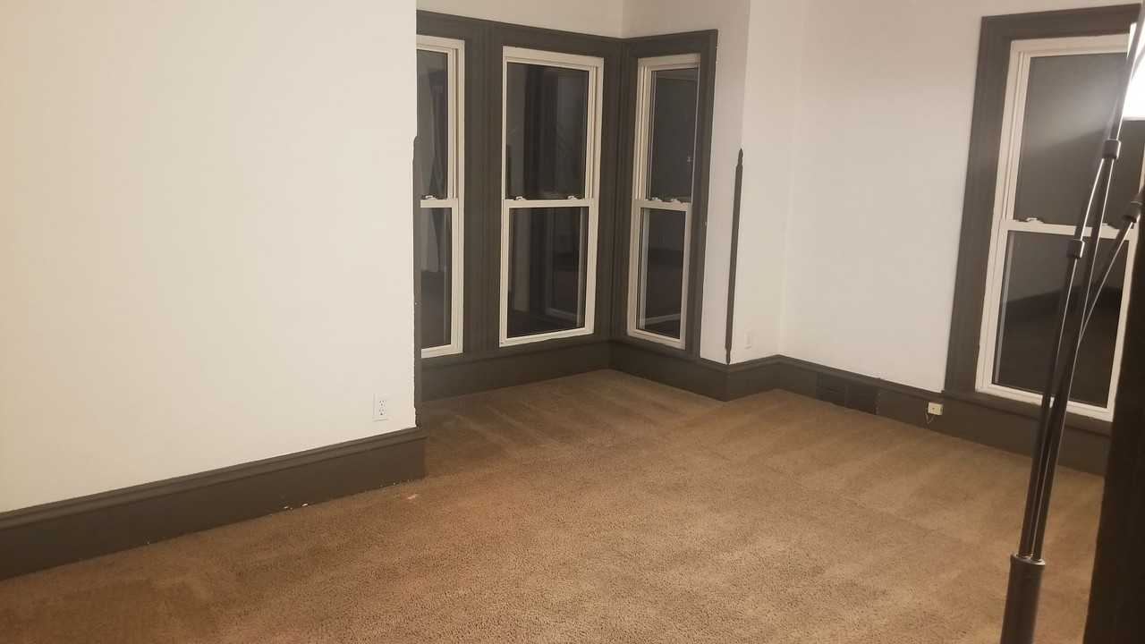 209 209 W Warren St - Photo 6 of 14
