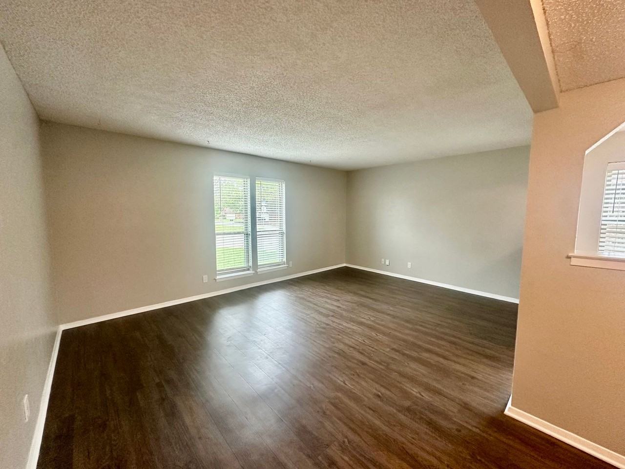 934 Cottonwood Trl - Photo 4 of 15