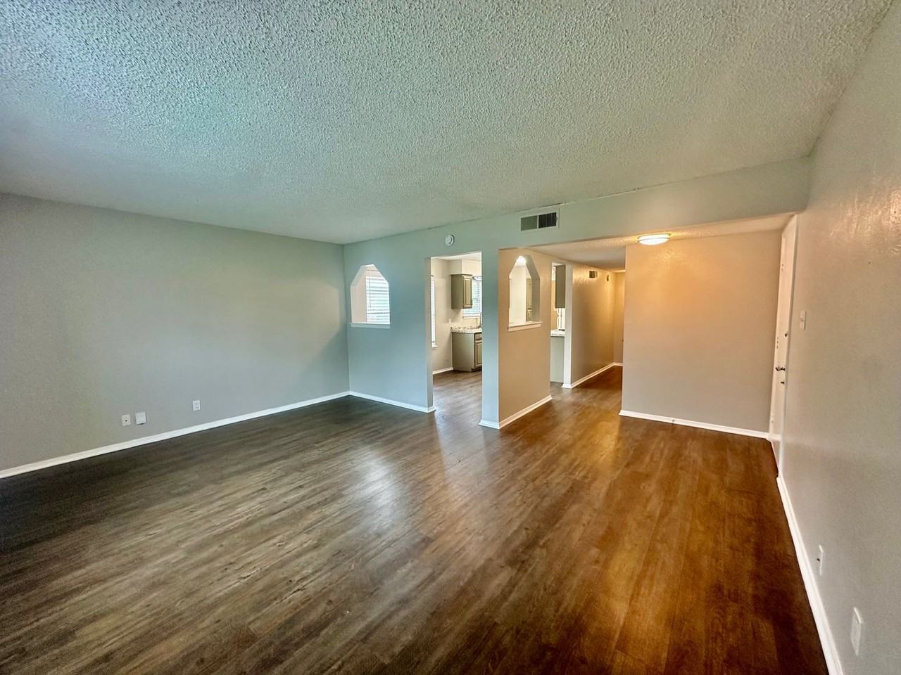 934 Cottonwood Trl - Photo 5 of 15