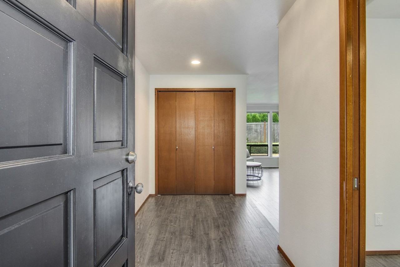 11020 129th Pl Ne - Photo 3 of 25