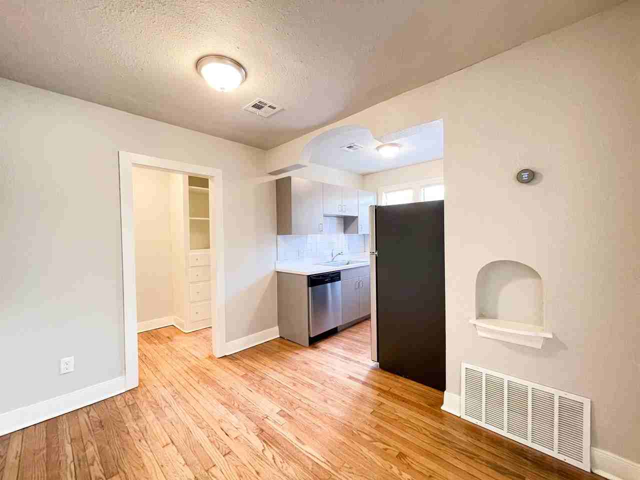 835 East Drive - Photo 4 of 16