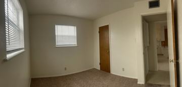 featured image of 401 E 5th St