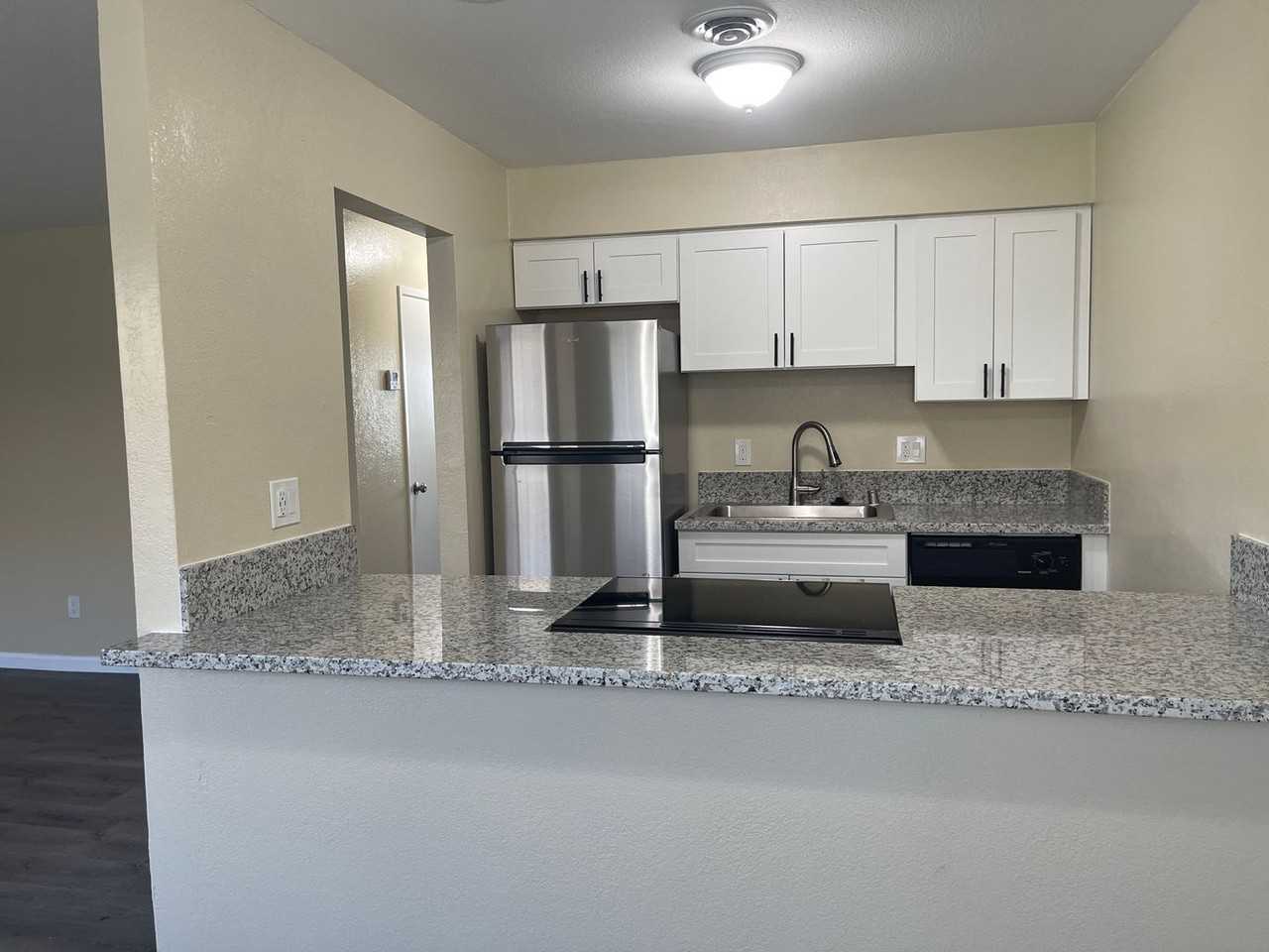 345 Grant Way - Photo 4 of 31