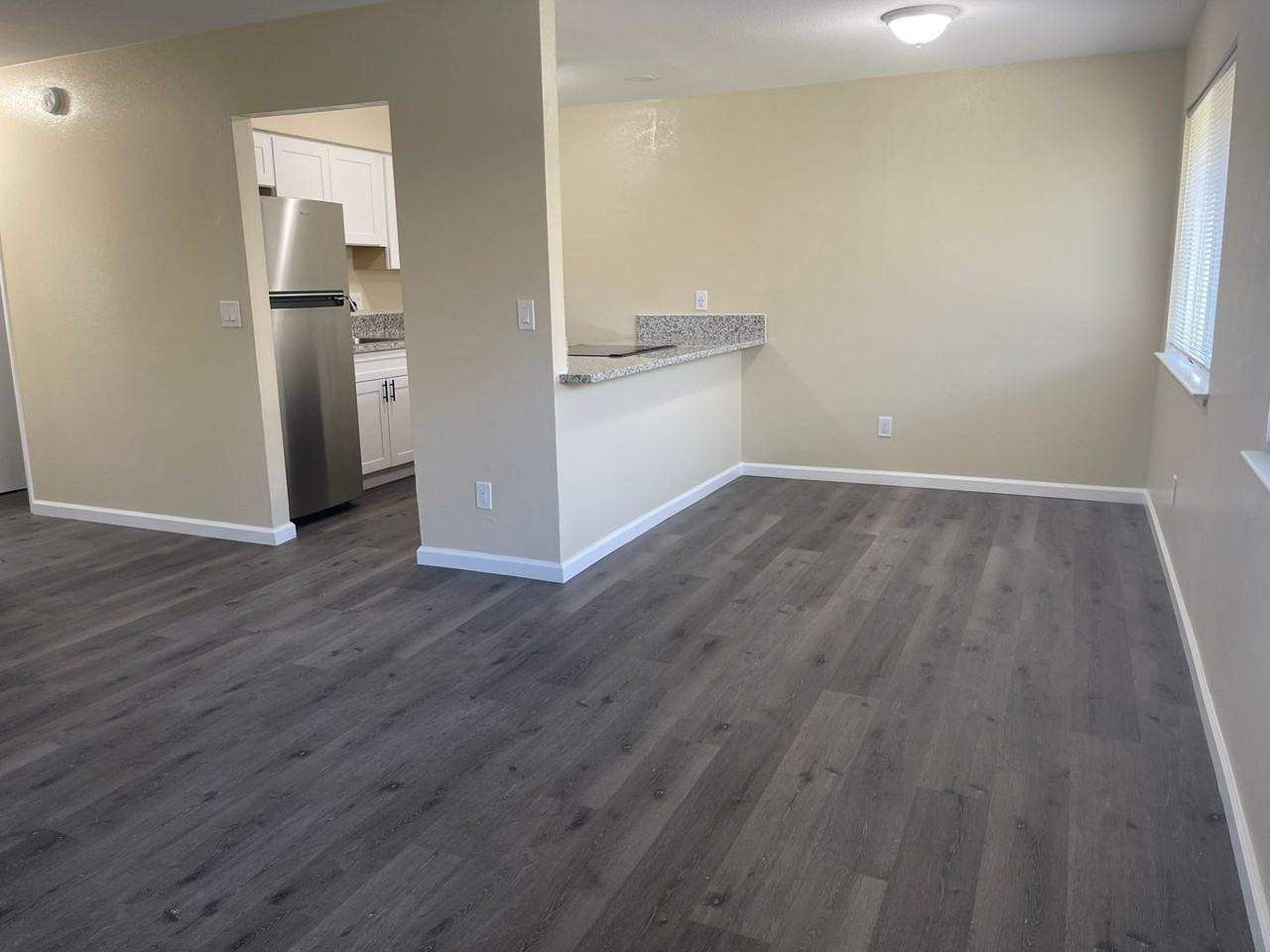 345 Grant Way - Photo 5 of 31