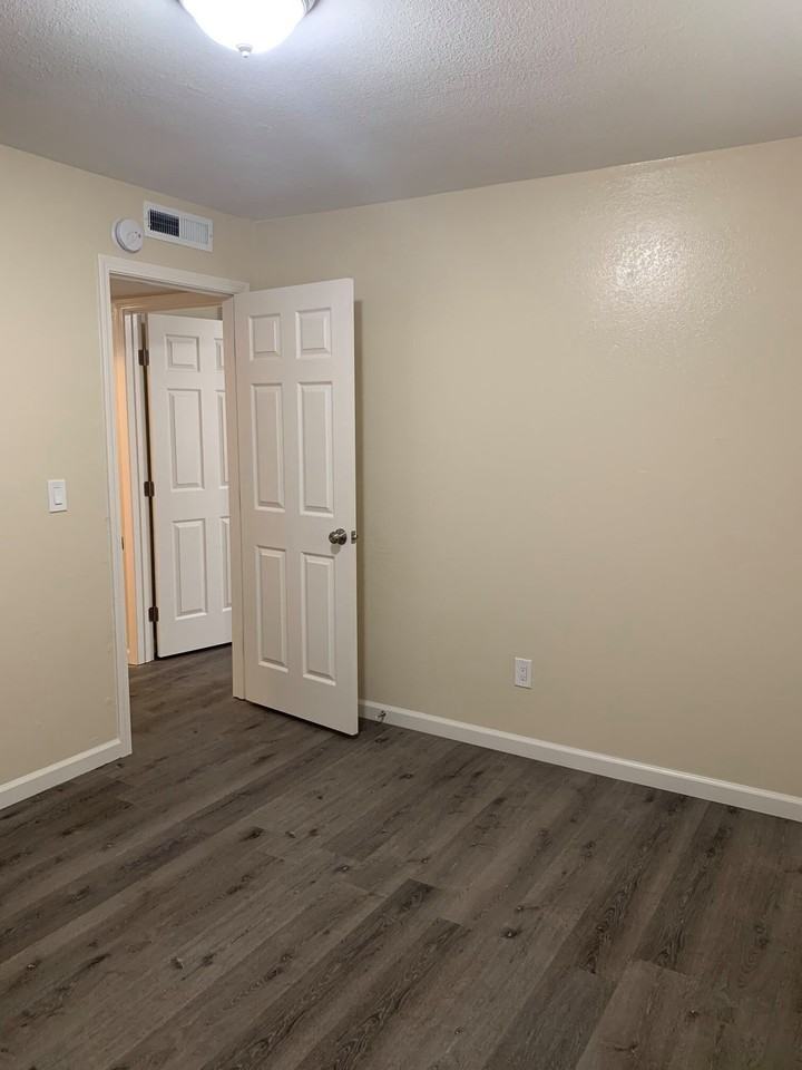 345 Grant Way - Photo 6 of 31