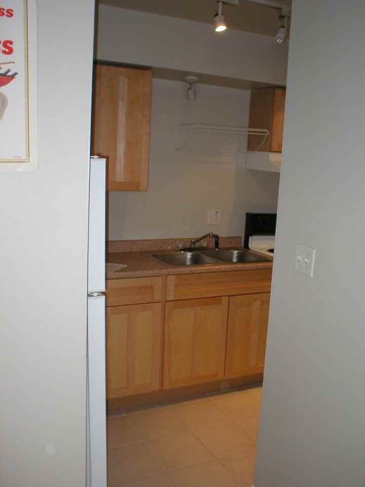 939 E Homer St - Photo 2 of 7