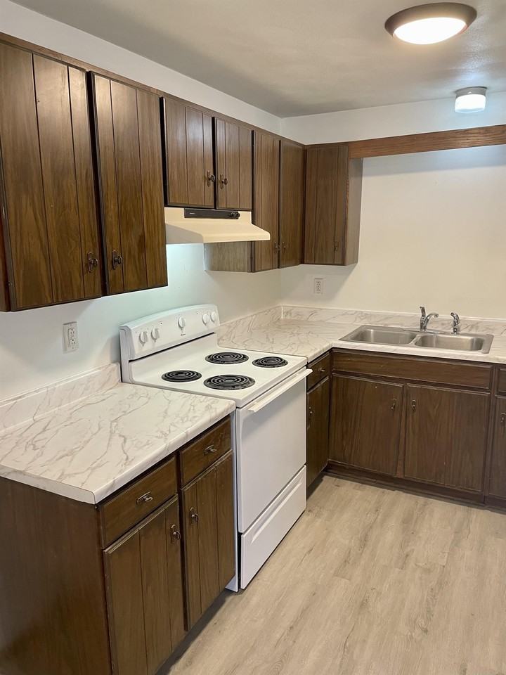 9 8th Avenue NW - Photo 3 of 22