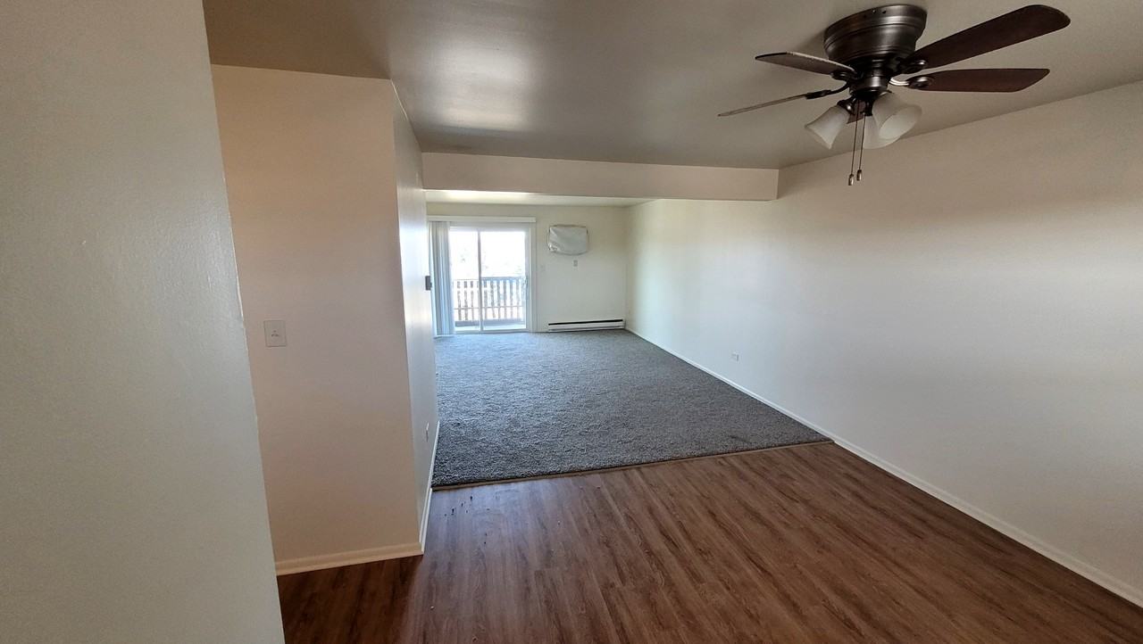 2915 North Richmond Road - Photo 2 of 14