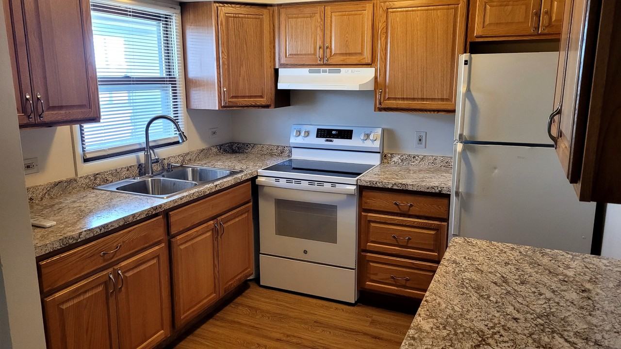 2915 North Richmond Road - Photo 4 of 14