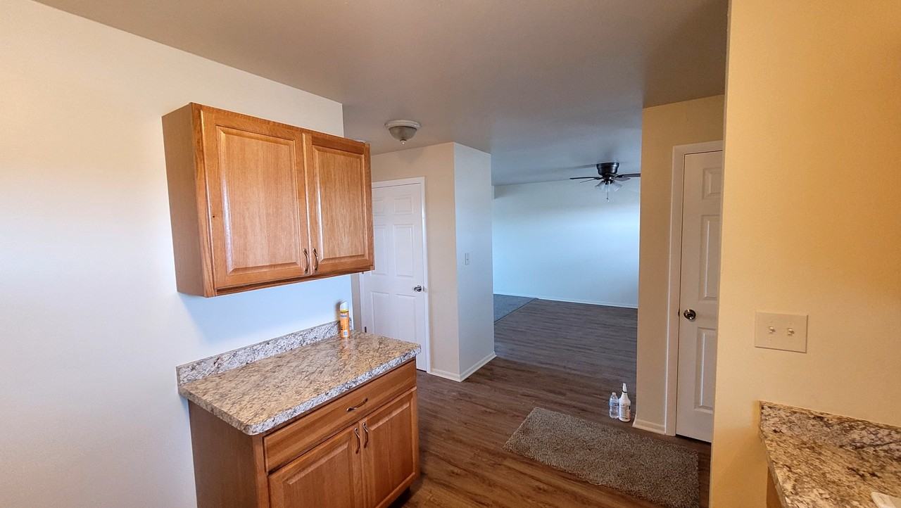 2915 North Richmond Road - Photo 5 of 14