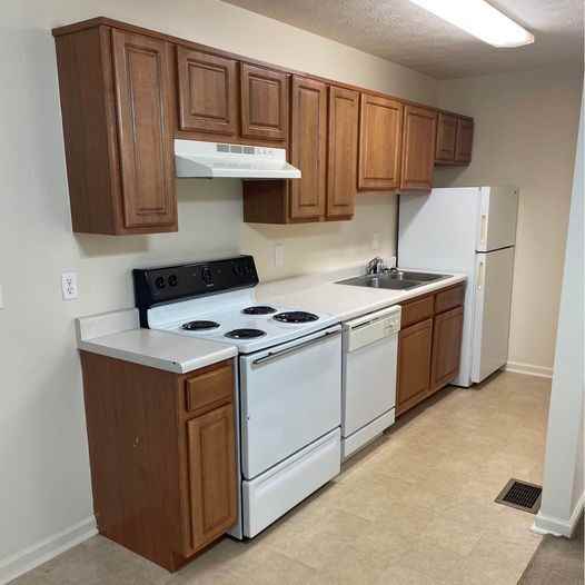 217 Aqueduct Drive - Photo 2 of 12