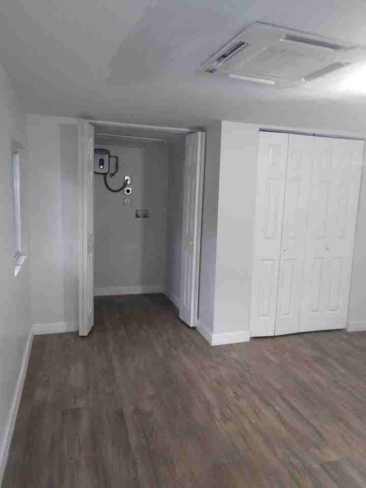 210 SW 7 ST Back House - Photo 3 of 18