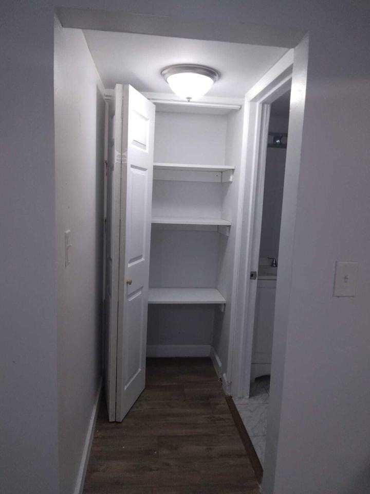210 SW 7 ST Back House - Photo 5 of 18