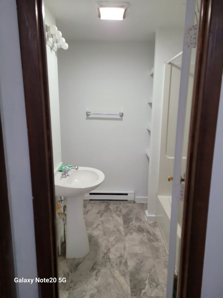 231 Mechanic - Photo 2 of 6