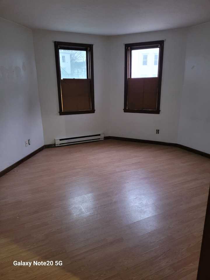 231 Mechanic - Photo 4 of 6