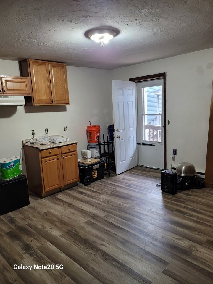 231 Mechanic - Photo 5 of 6