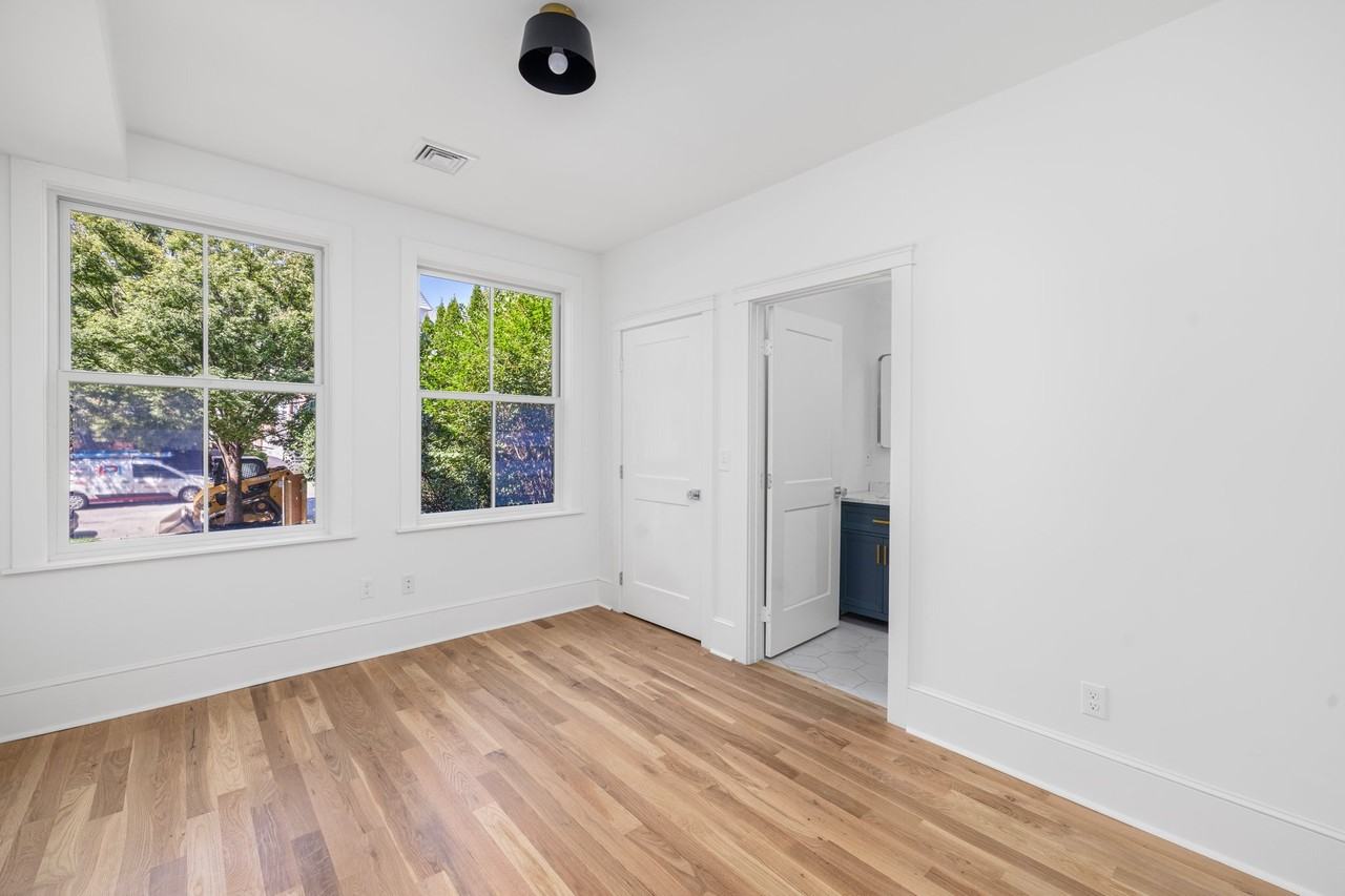 293 Governor Street - Photo 3 of 18