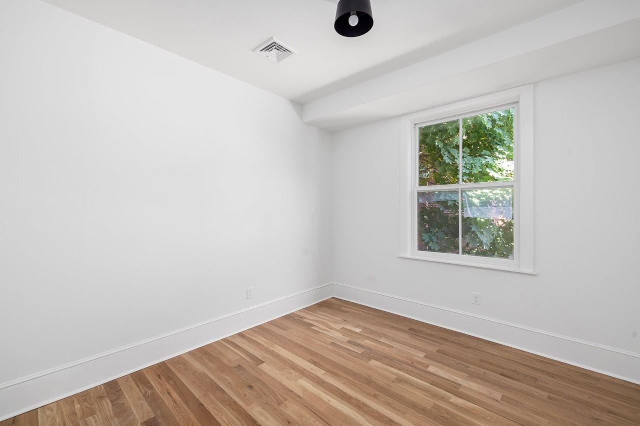 293 Governor Street - Photo 5 of 18