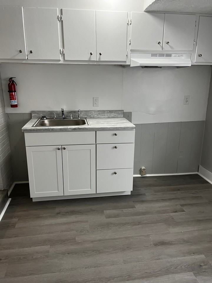 Progress Ave 12 - Photo 2 of 12