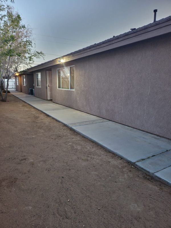 16475 Vine St - Photo 6 of 32