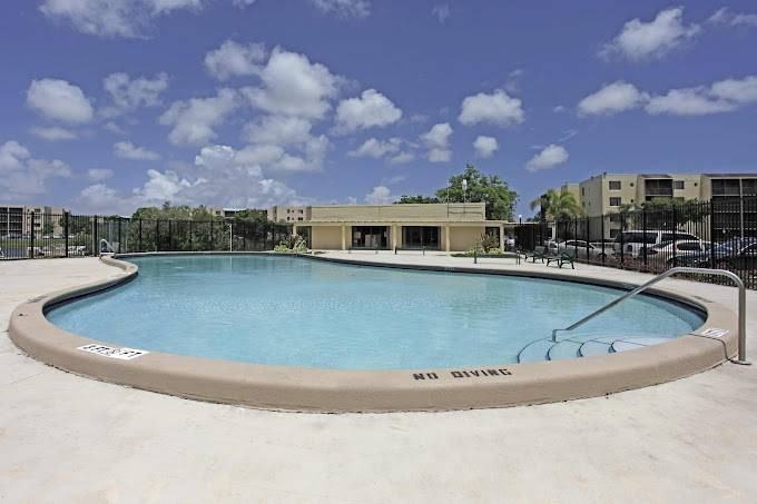 2780 Somerset Drive #202P - Photo 7 of 13