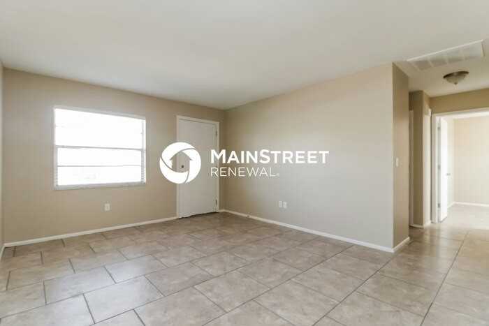 10302 Palm Lake Blvd - Photo 2 of 15