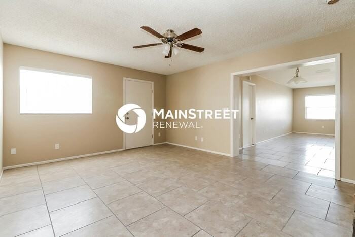 10302 Palm Lake Blvd - Photo 3 of 15