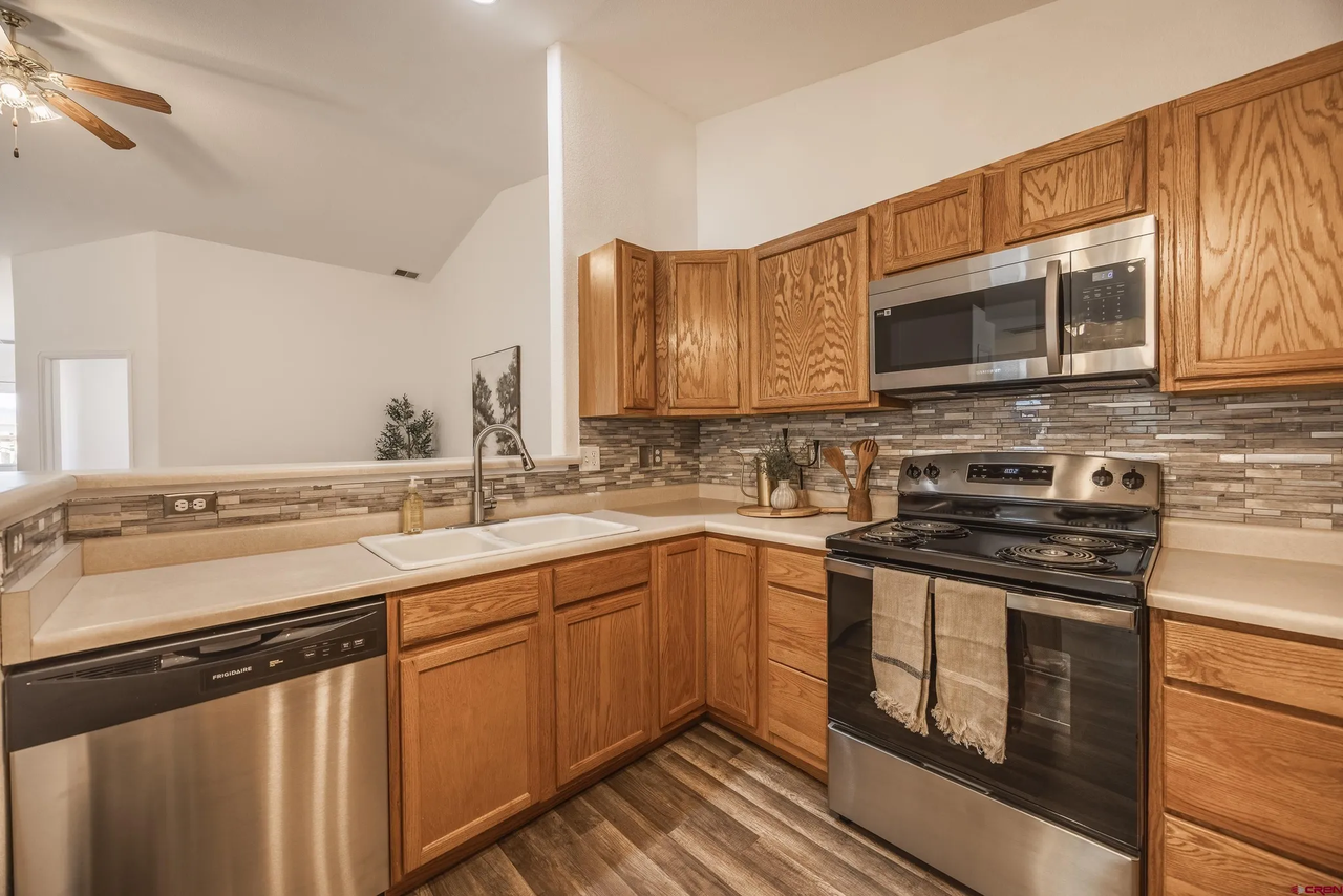 1817 Estates Dr #A - Photo 3 of 10