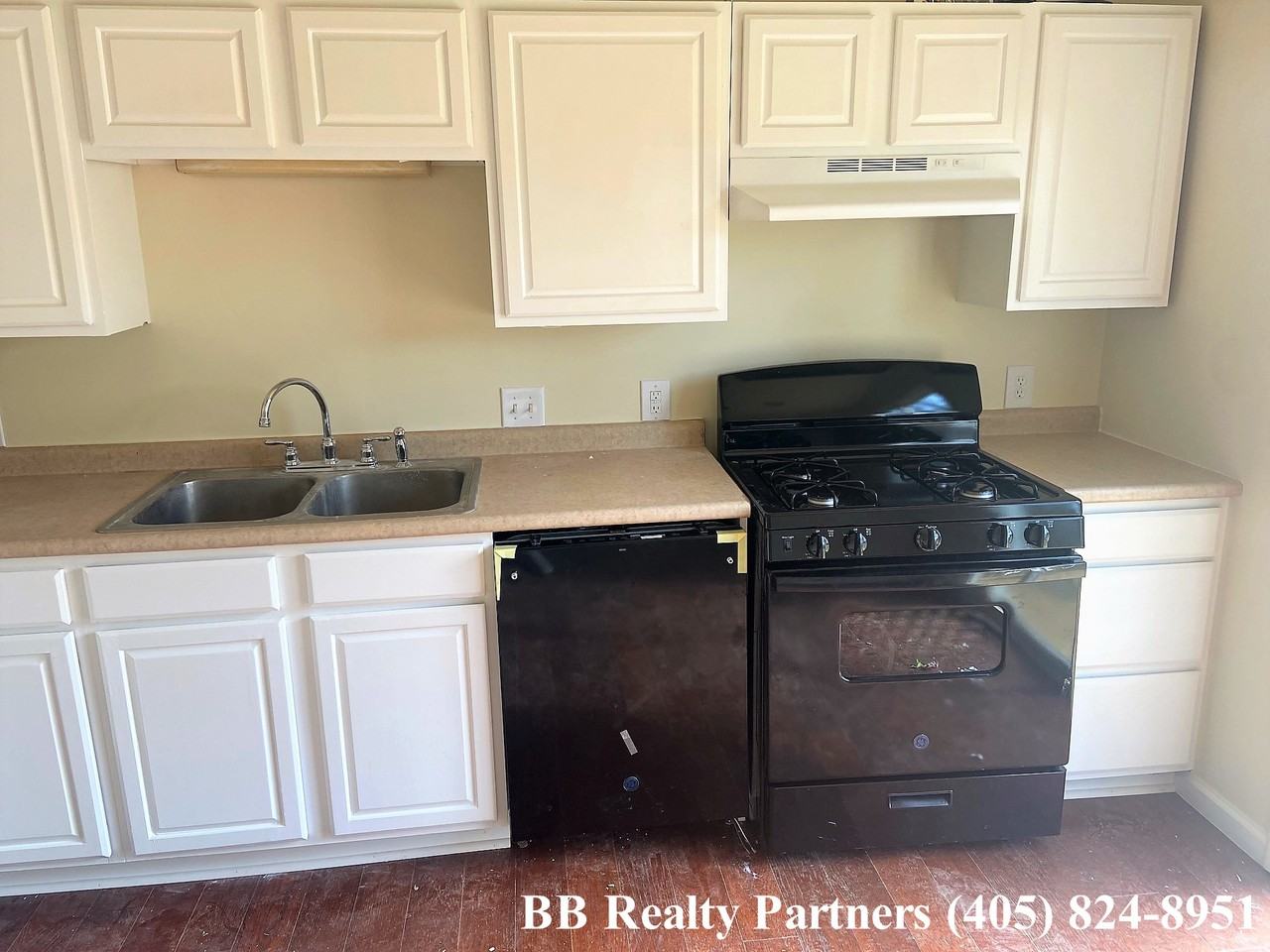 6722 E 5th St #NA - Photo 3 of 9