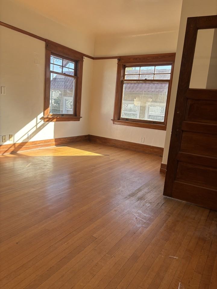 2618 Kenwood Ave #NA - Photo 2 of 11