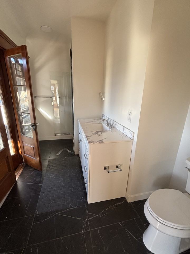 2618 Kenwood Ave #NA - Photo 7 of 11