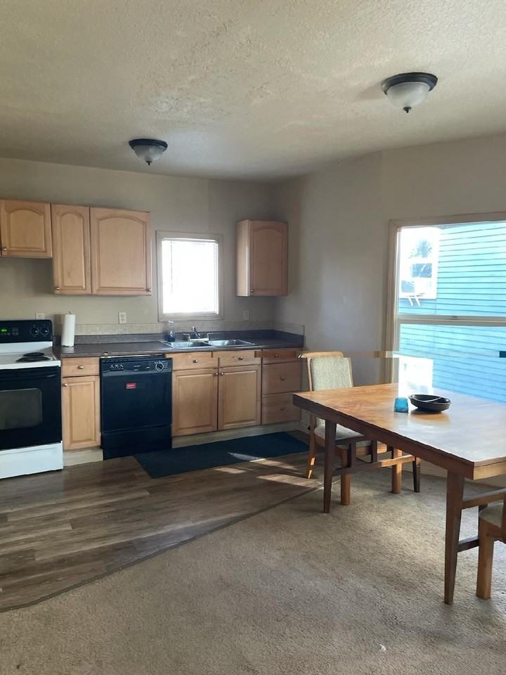 1415 Se Main St #3 - Photo 3 of 4