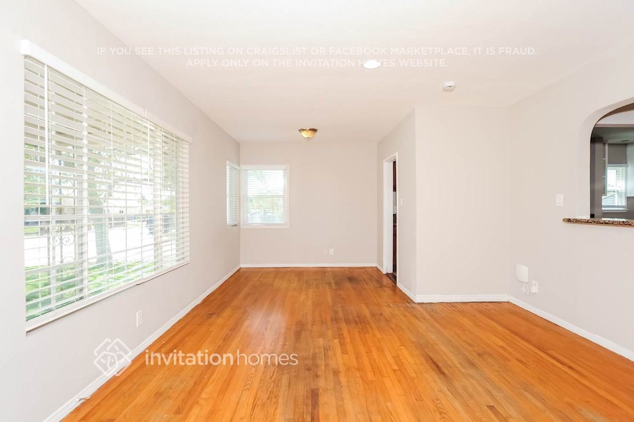 7901 Craner Ave - Photo 3 of 17