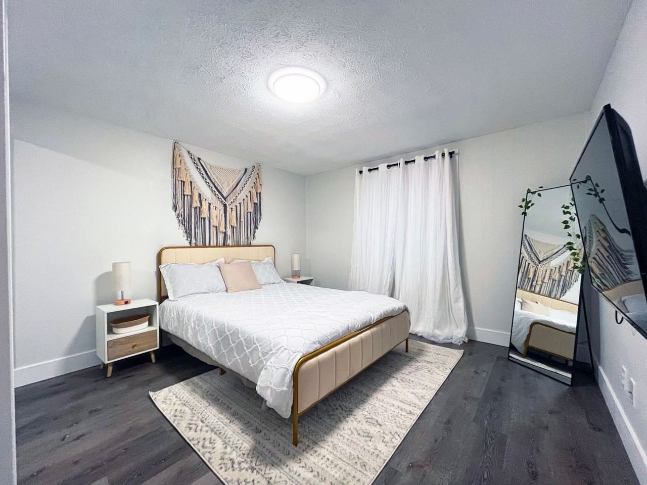 Pine Grove Apartments - Photo 4 of 50