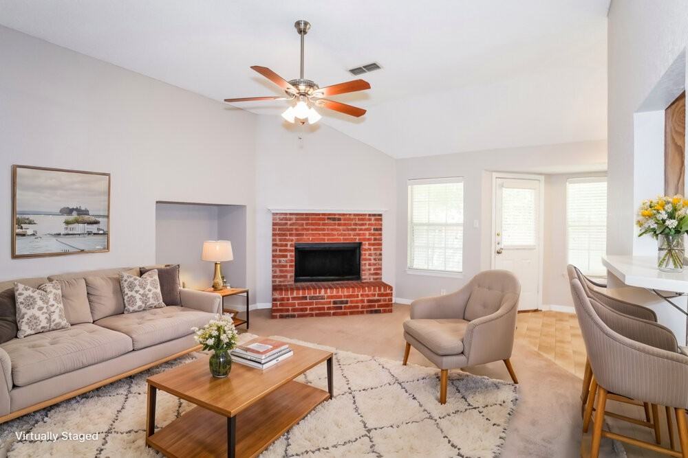 309 Woodlawn St - Photo 3 of 19