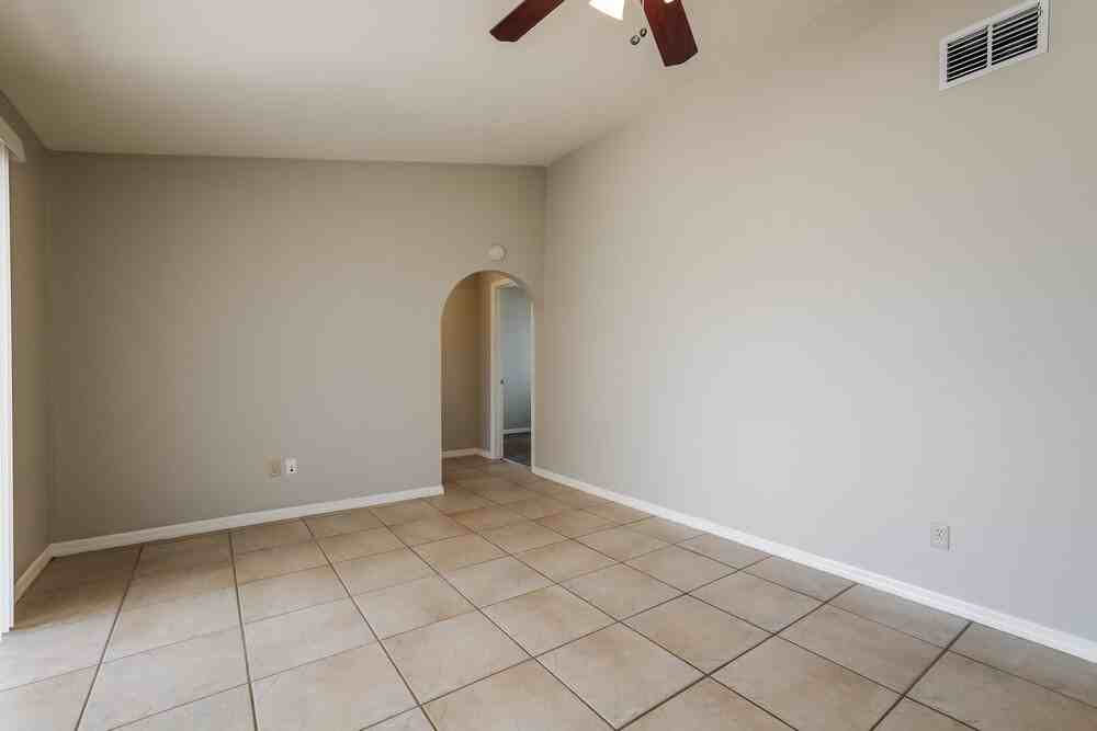 3406 Sw 6th Ave - Photo 5 of 16