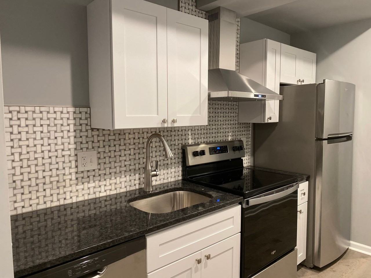 650 N 33rd st - Photo 3 of 26