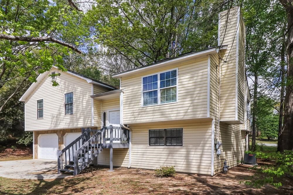 2686 Lantern Trl - Photo 4 of 17