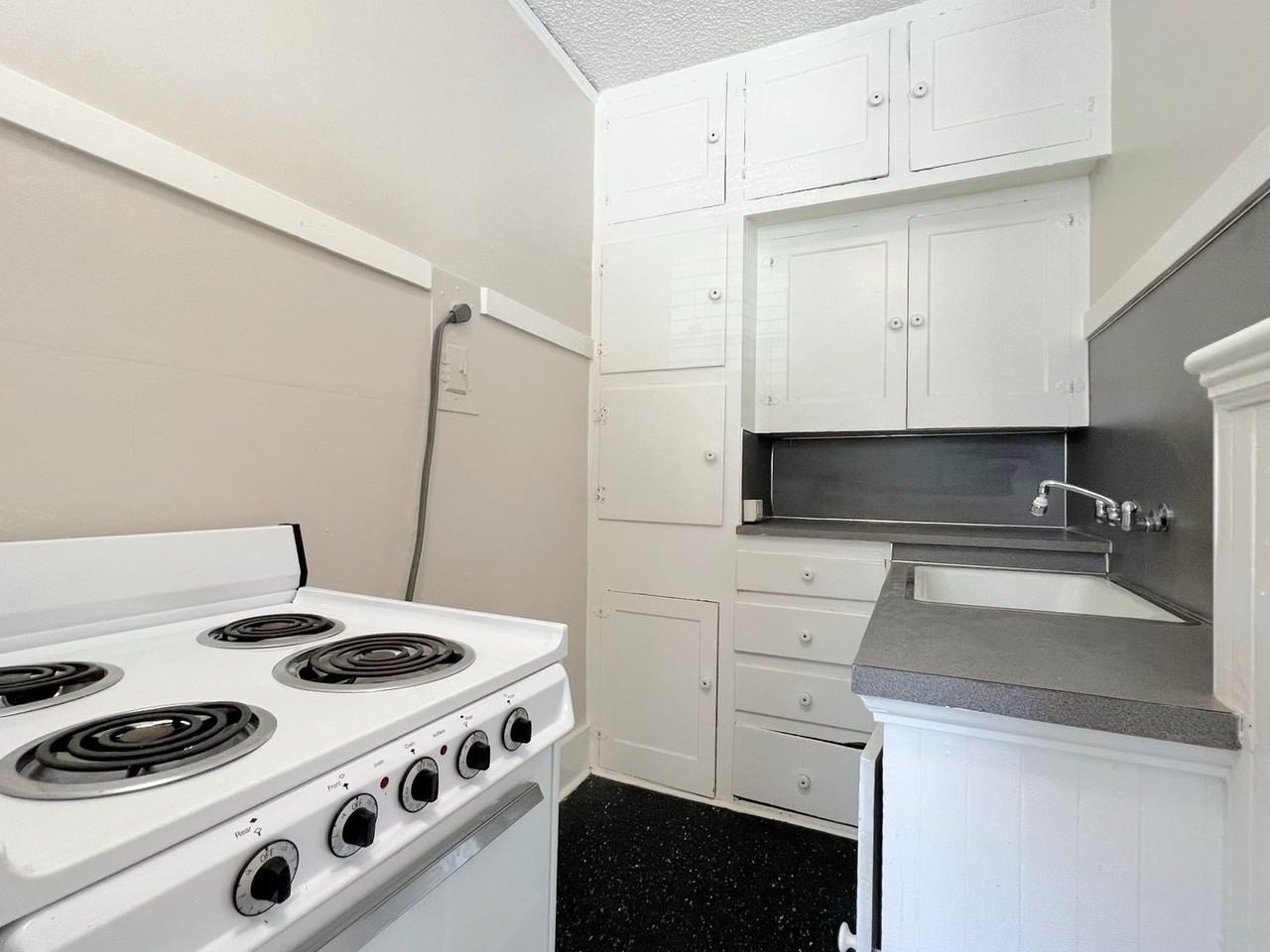 634 - Whitestone - Photo 6 of 17