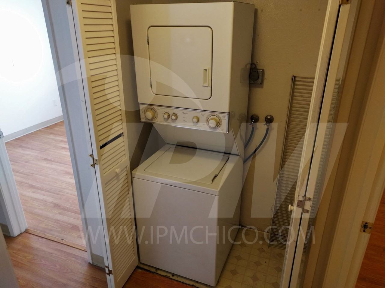 522 Nord Ave #15 - Photo 3 of 8
