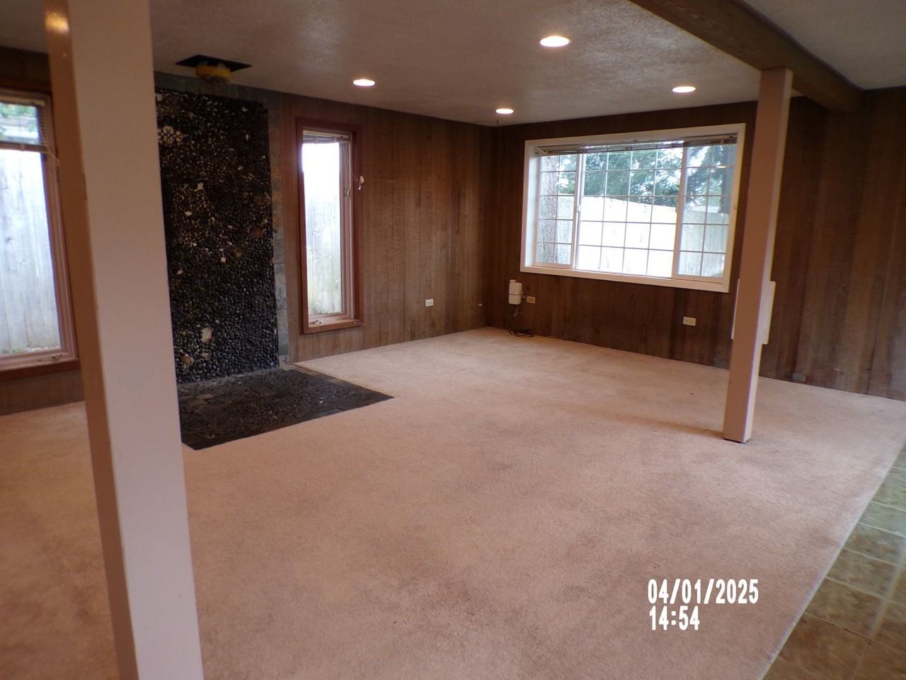 2951 Nw Hayes Ave - Photo 3 of 19