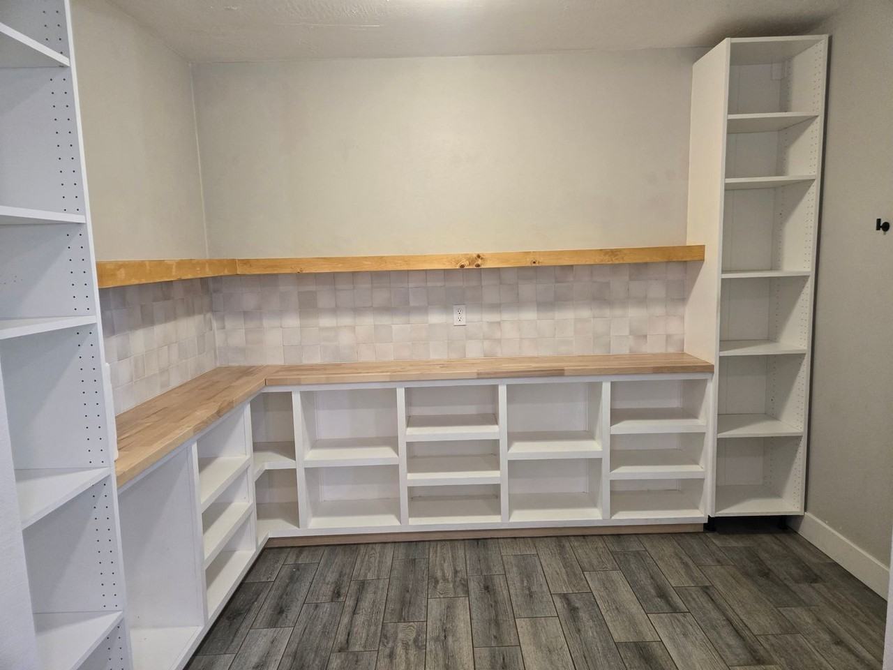 1443 W Morrow Dr - Photo 7 of 49