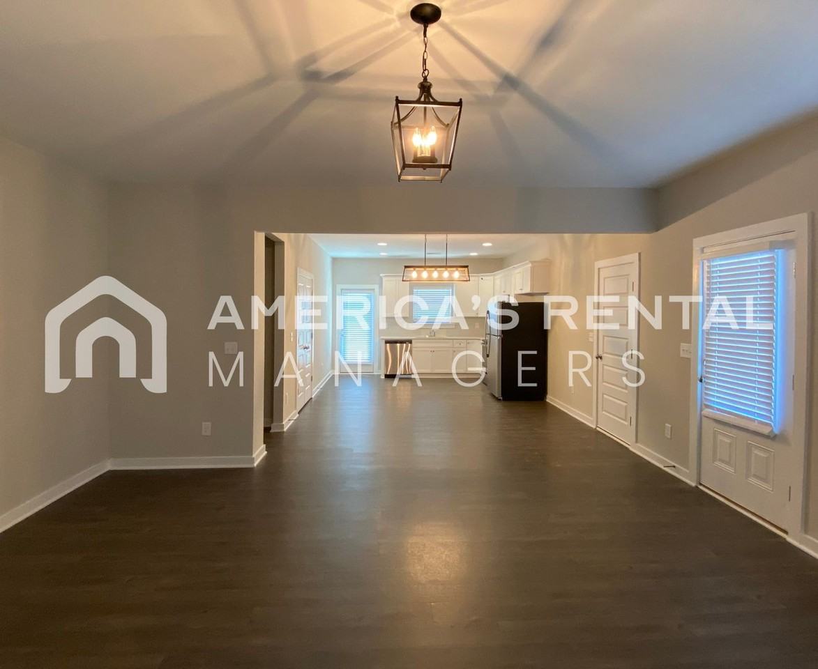 15662 Capstone Blvd - Photo 3 of 29