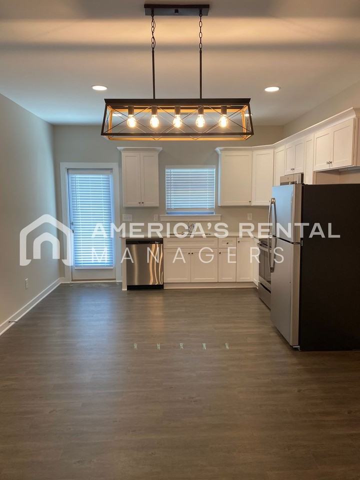15662 Capstone Blvd - Photo 6 of 29