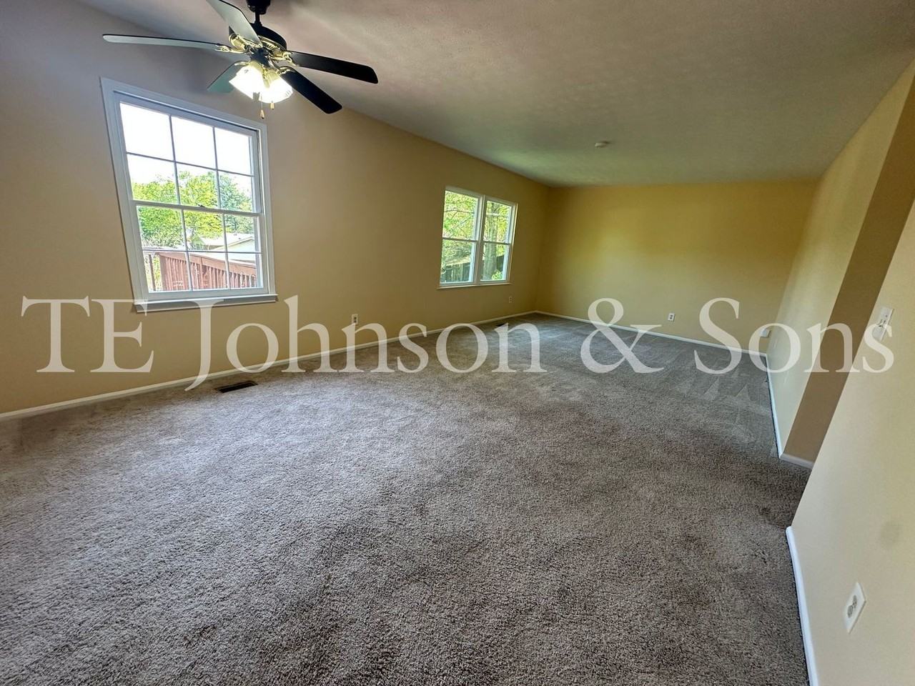 1245 Jonestown Rd - Photo 2 of 35