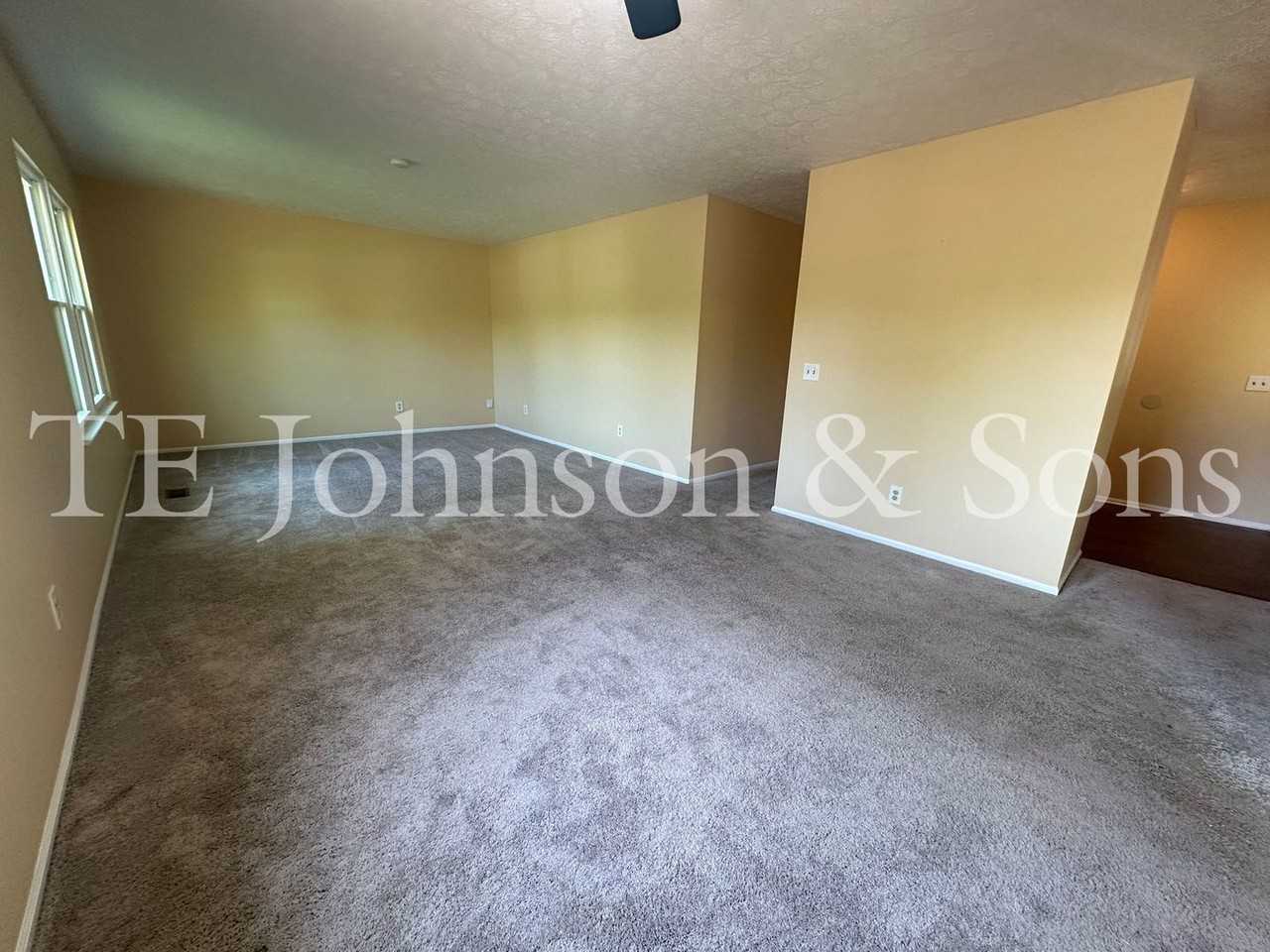 1245 Jonestown Rd - Photo 3 of 35