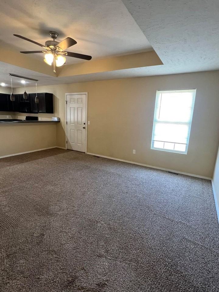 4515 E Chipmunk Ln - Photo 3 of 15
