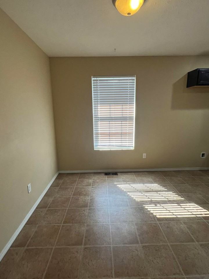 4515 E Chipmunk Ln - Photo 6 of 15