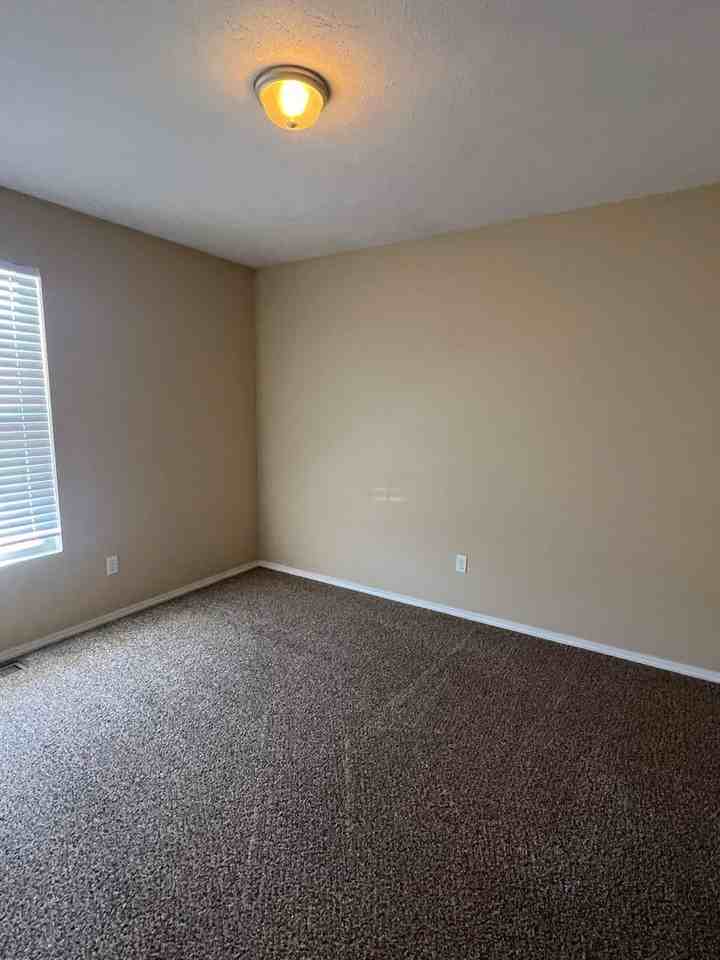 4515 E Chipmunk Ln - Photo 7 of 15